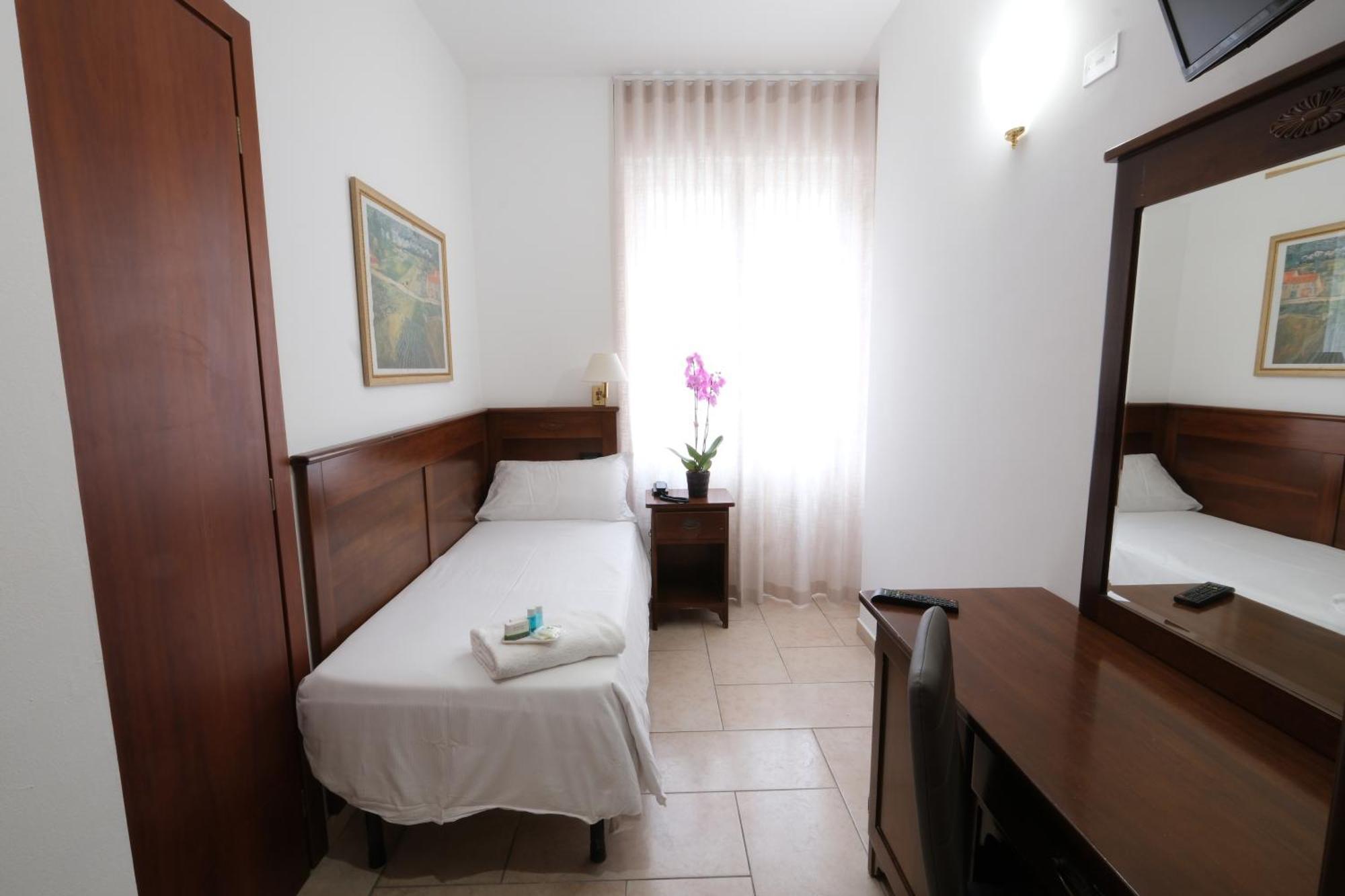 Hotel Nuovo Metro Milano Ngoại thất bức ảnh